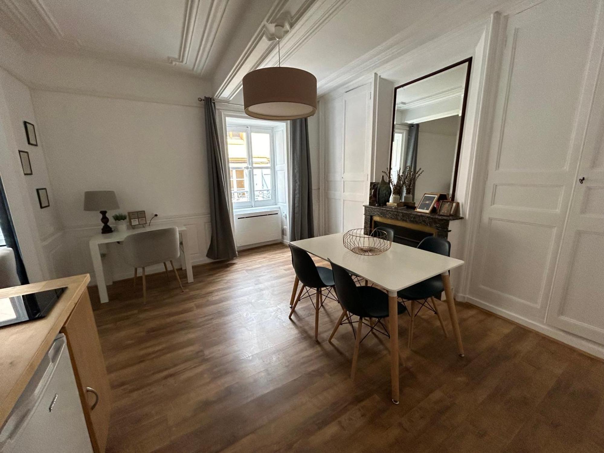 Thizy-les-Bourgs Appartement Cosy Charme Ancien מראה חיצוני תמונה